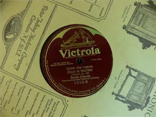 small_victrola 1015 b.webp